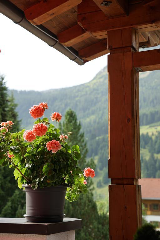 Garni Hotel Wildanger Zöblen Esterno foto